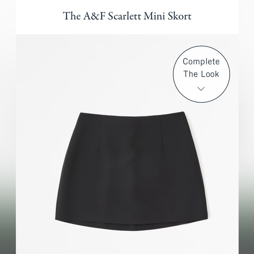 A&F Scarlet mini skort